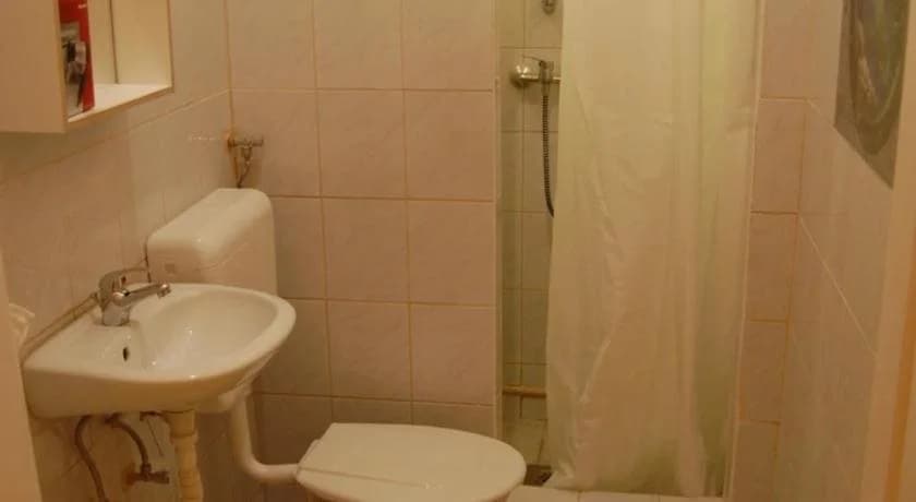 Colors Budapest Hostel - photo 9