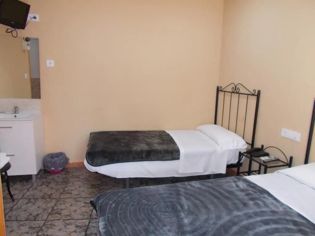 Hostal Nou Raval - photo 4