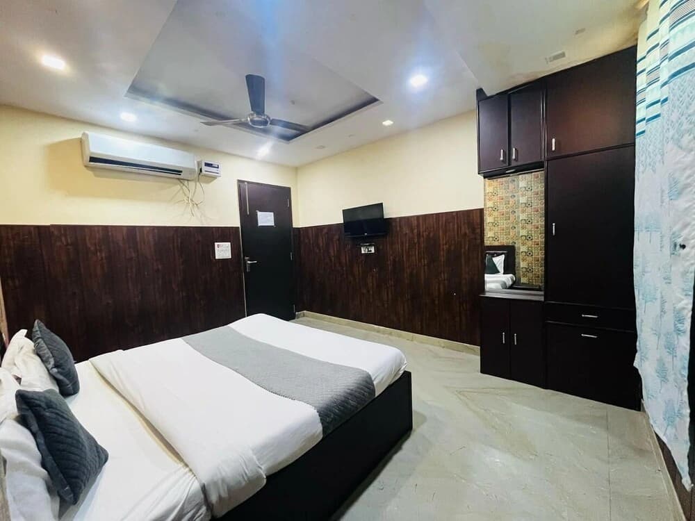 Hotel Relax Stays - photo 2