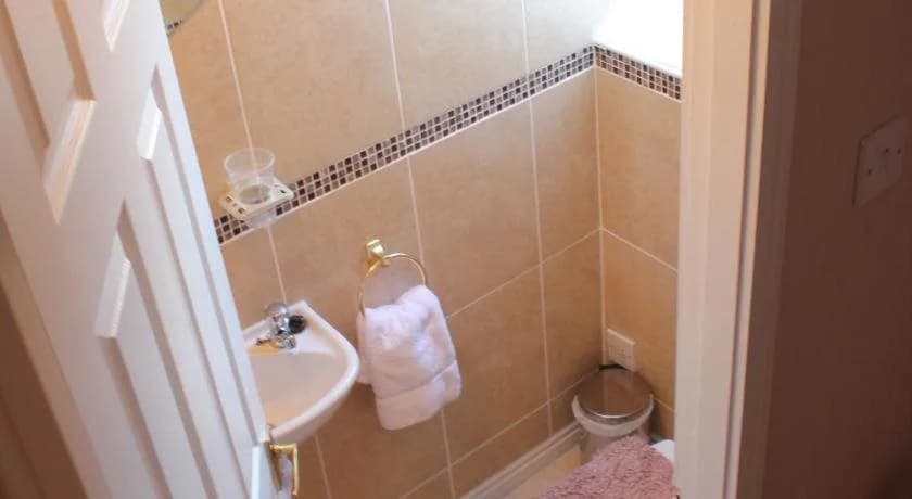 Marchfield Guest House - photo 6
