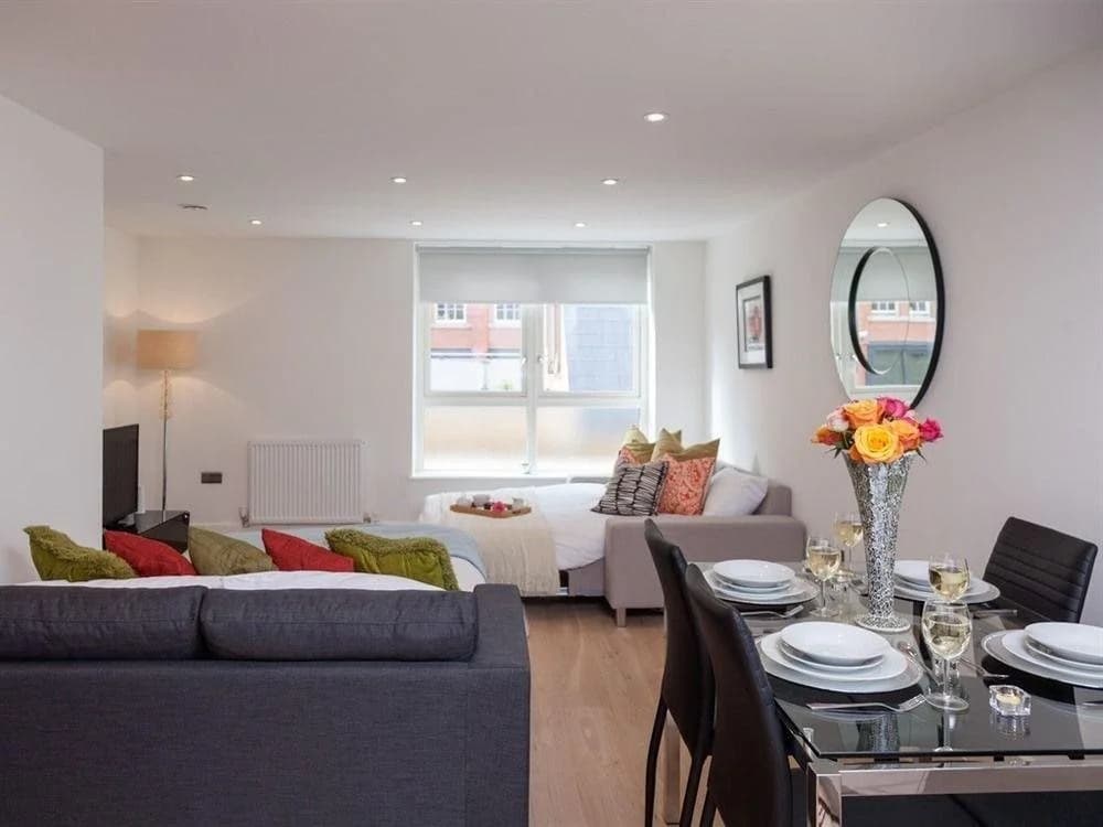 Premier Tower Bridge Apartment - photo 6