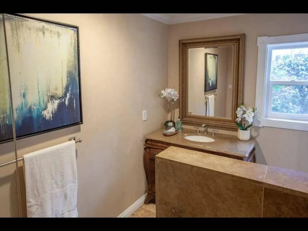 Charming Duplex Home - photo 8
