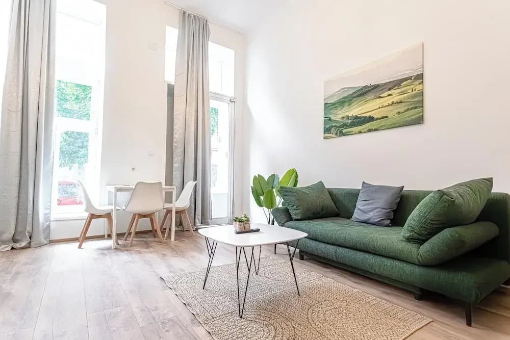 Lovely Apartment Steps from Schonbrunn - photo 11