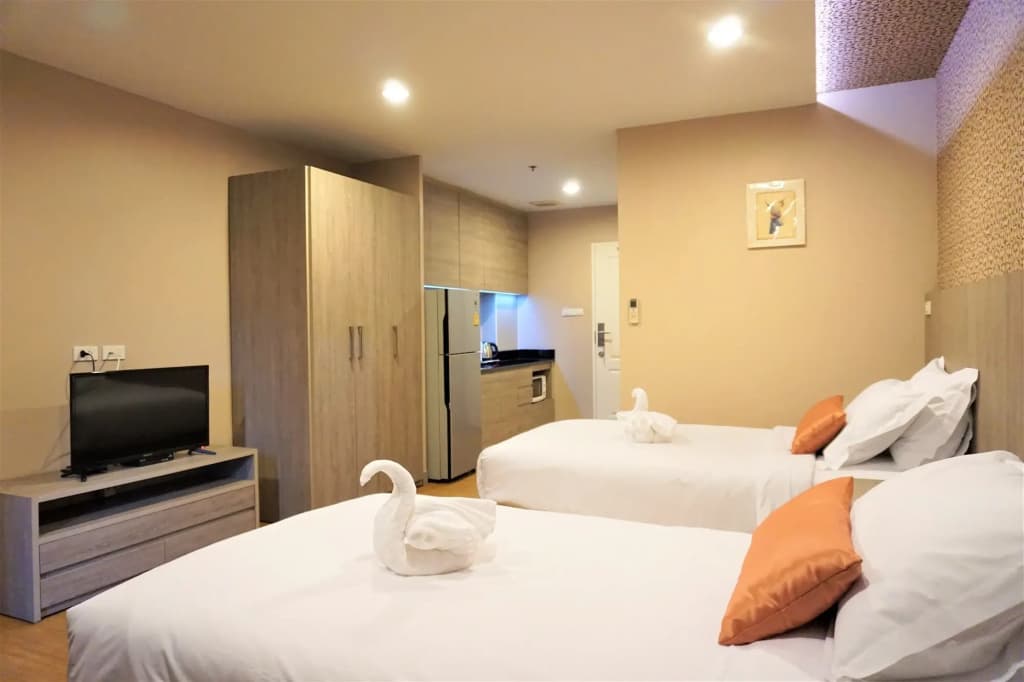 Nest n Rest Hotel - photo 4