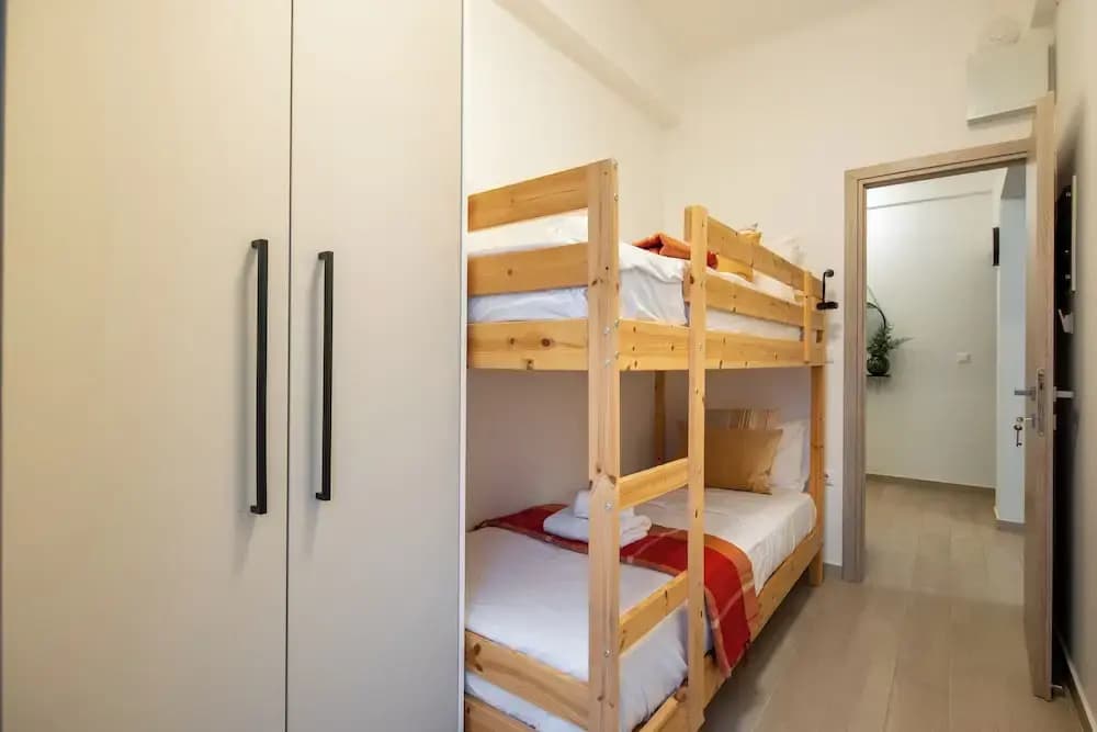 Zappa 2-BR Apt With Terrace in Athens - photo 6