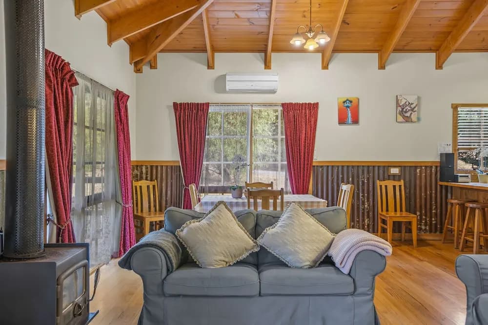 StayAU Conifer Cottage Lakeside Haven - photo 4