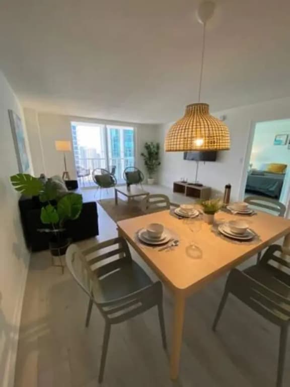 39th Floor Condo 1 1 W Pool Gym -free Parking - photo 5
