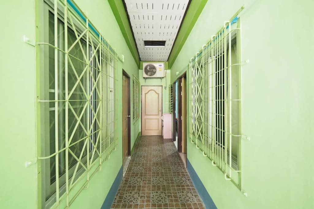 Popeye Guesthouse - photo 11