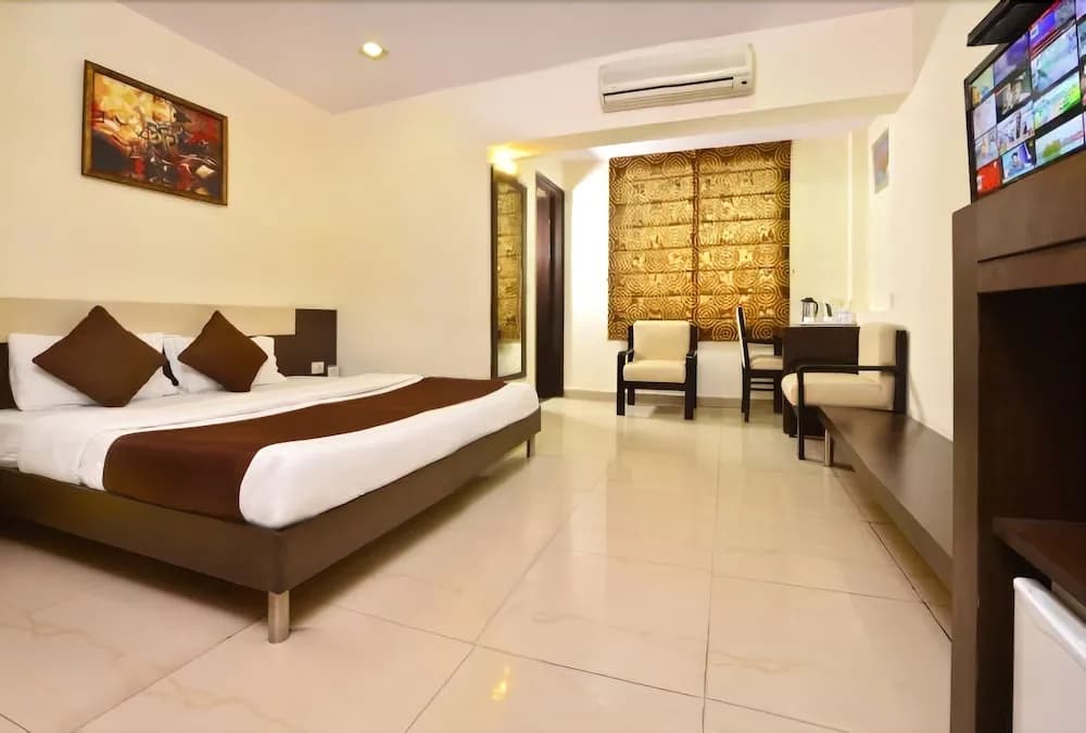 Hotel Gautam Deluxe - photo 6