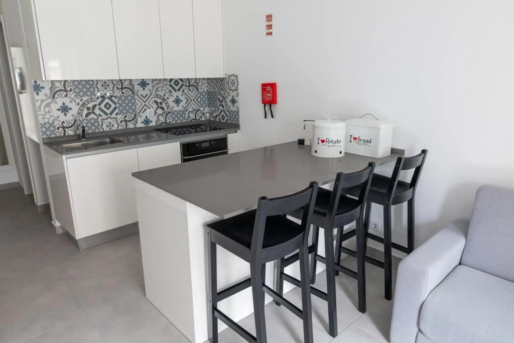 Feels Like Home Ajuda Modern Apartment - photo 14