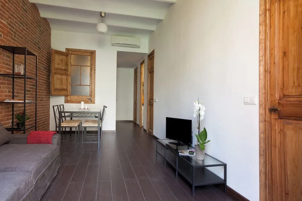 Beautiful Eixample Flat for Families - photo 10