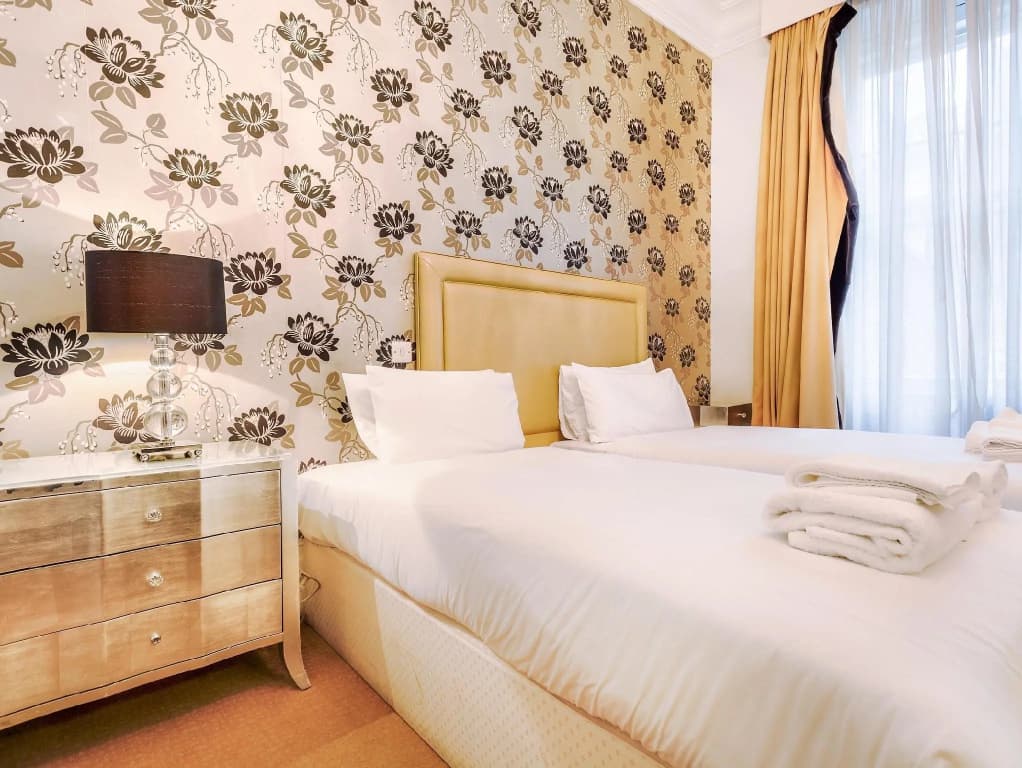 Tophams Hotel - photo 3