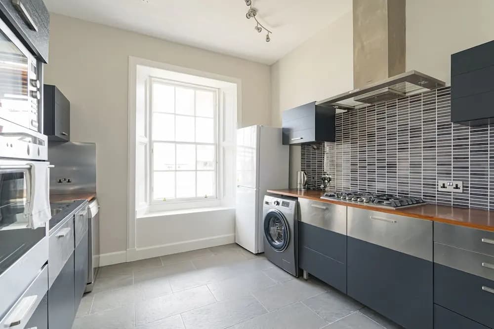 Warriston Crescent Apartment - photo 12