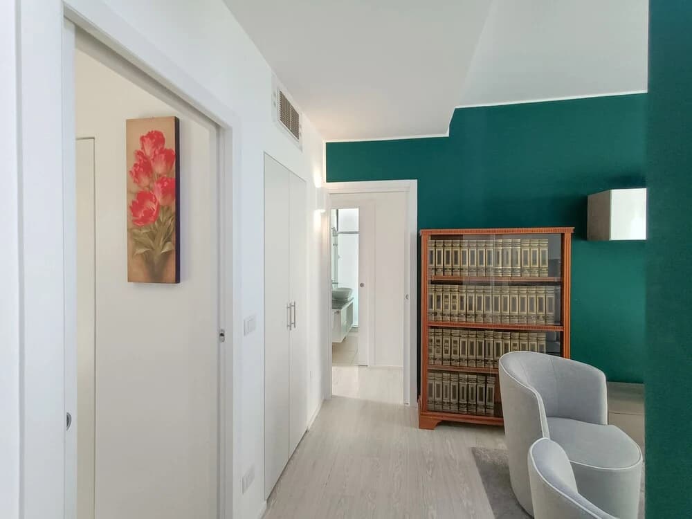 JOIVY Elegant Flat For 4 with 2 Balconies - photo 9