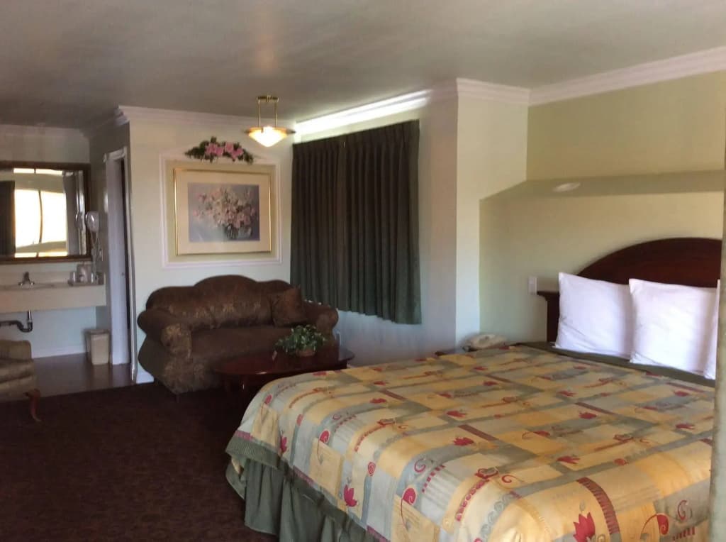 Azusa INN Motel - photo 3