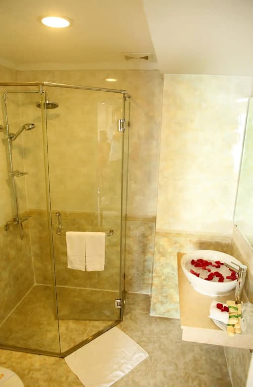 Lenid De Ho Guom Hotel - photo 10