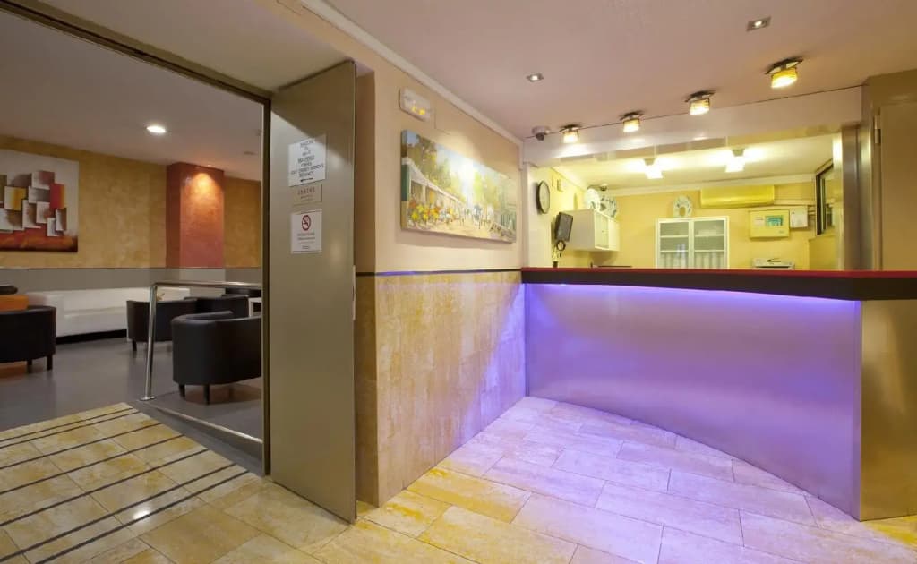 Hostal Barcelona - photo 22
