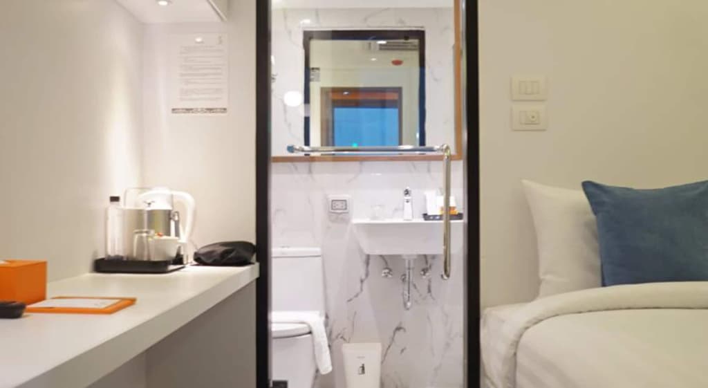 S Box Sukhumvit Hotel - photo 29