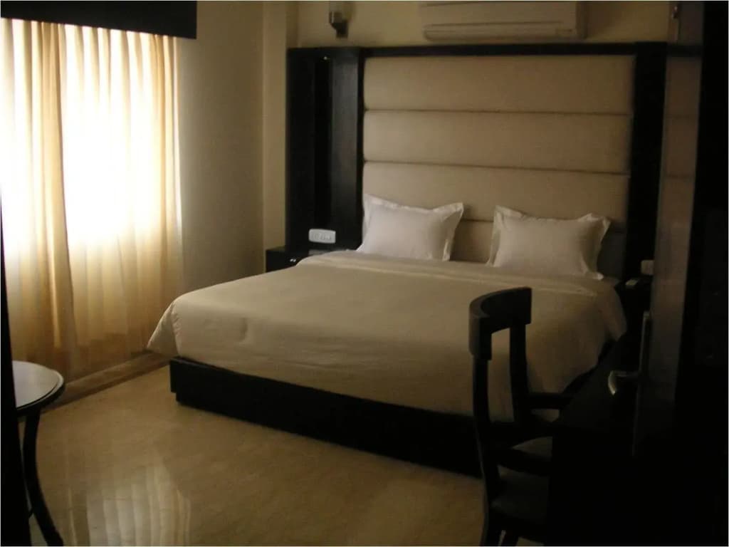 Hotel Meridian Plaza - photo 16