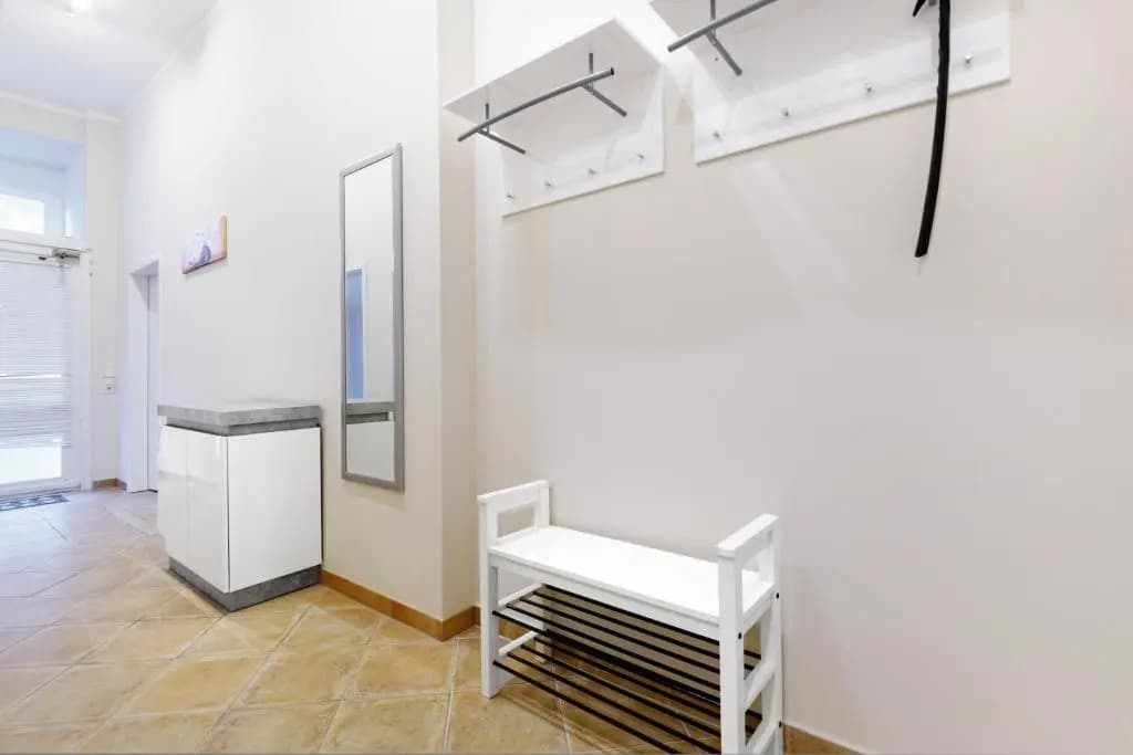 Big Central City Apartment - photo 9