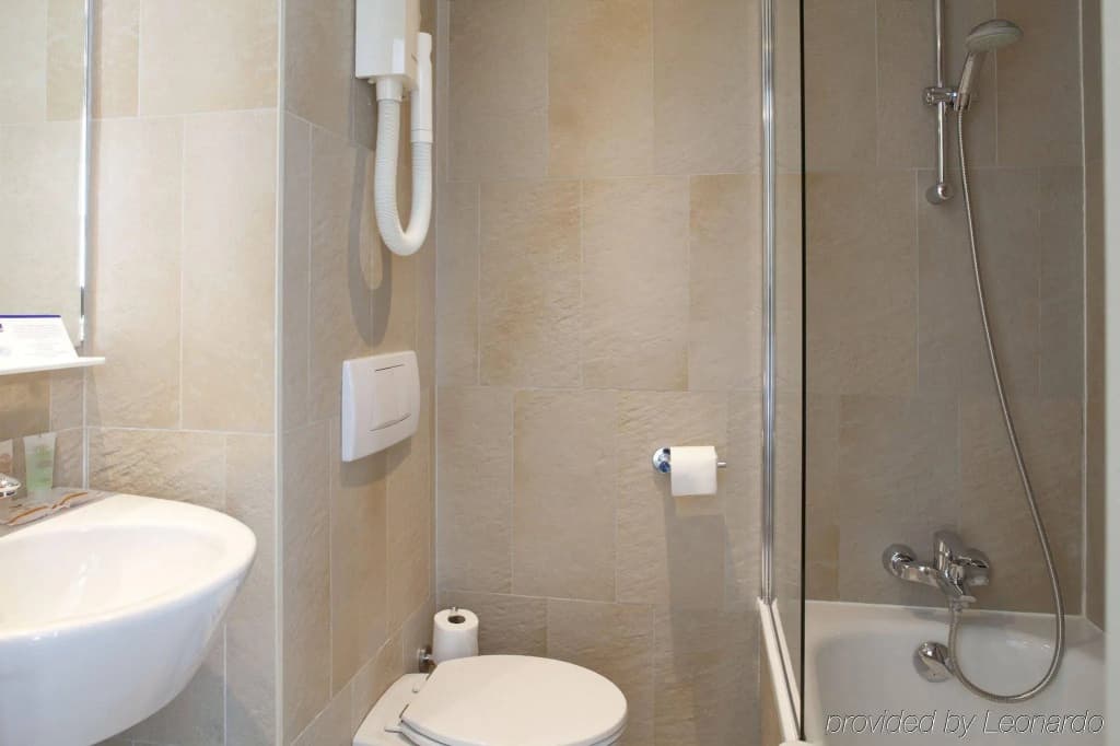 Mercure Paris Notre Dame Saint Germain des Prés - photo 11