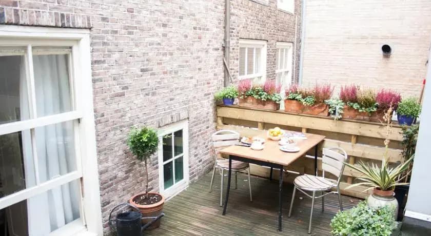 Greenwoods Blue Apartment - photo 8