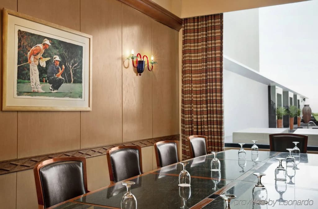 Majestic Cove Hotel - photo 18