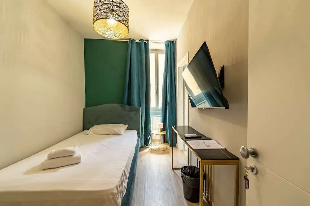 Room Eleven - photo 18