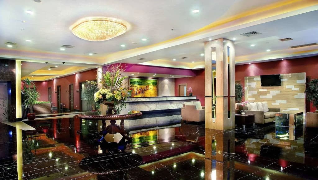 Royal Palm Hotel & Conference Center Cengkareng - photo 2