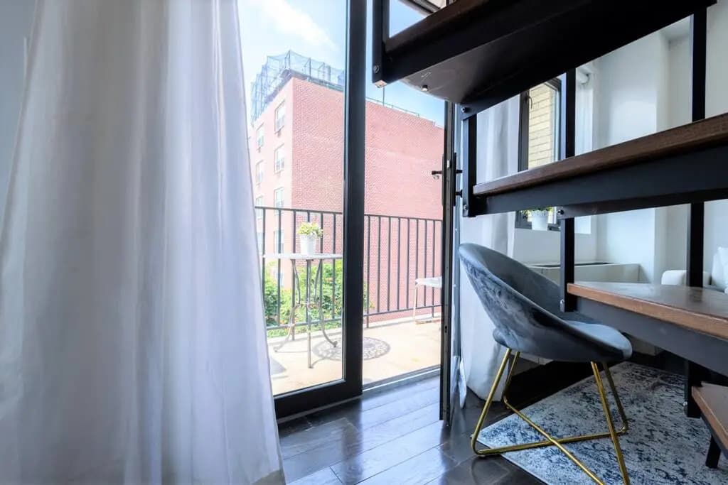 809-6b 2BR Duplex With Private Patio - main photo