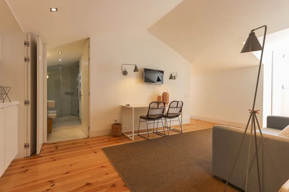 Combro Suites by Homing - photo 10