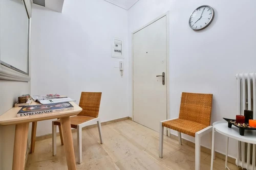 Cozy studio at Ampelokipi Area - photo 7