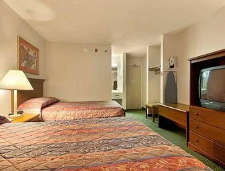Super 8 Florida Mall - photo 3