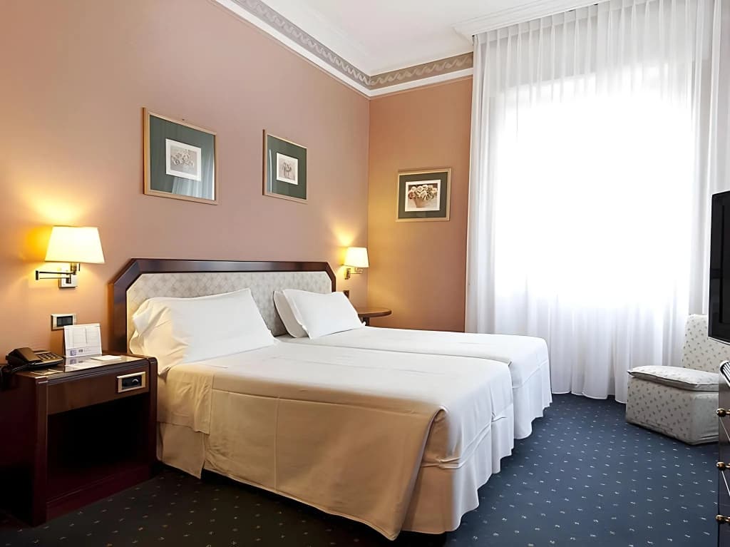 Hotel Bristol - photo 6