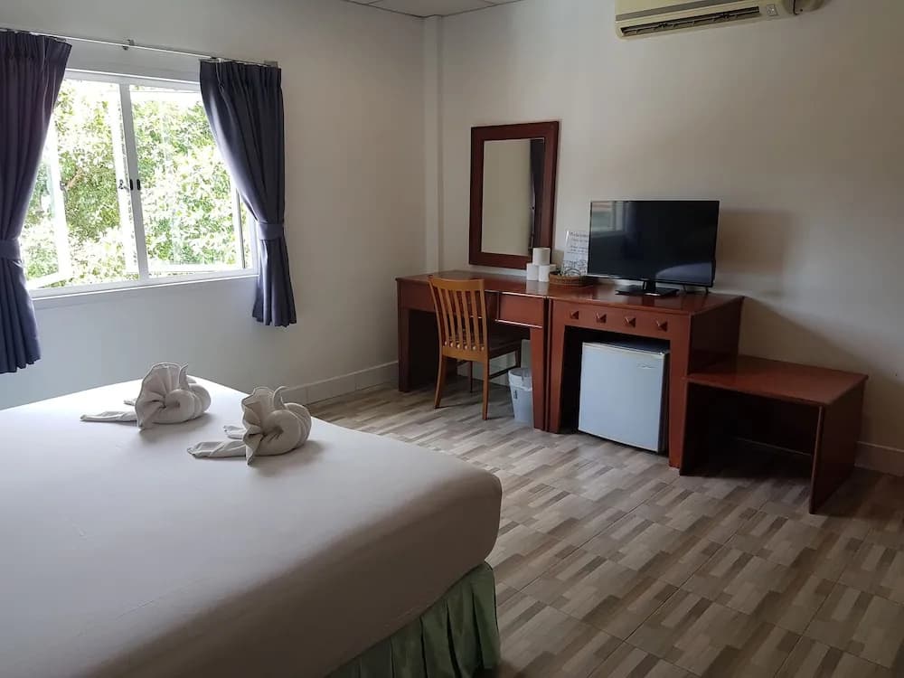 Welcome Inn Hotel Karon Beach Double Room From Only 600 Baht - photo 10