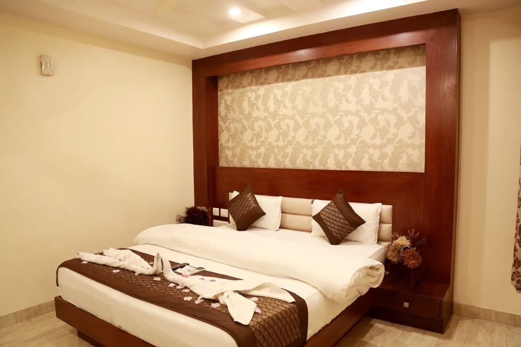 Hotel Geetasaar - photo 3