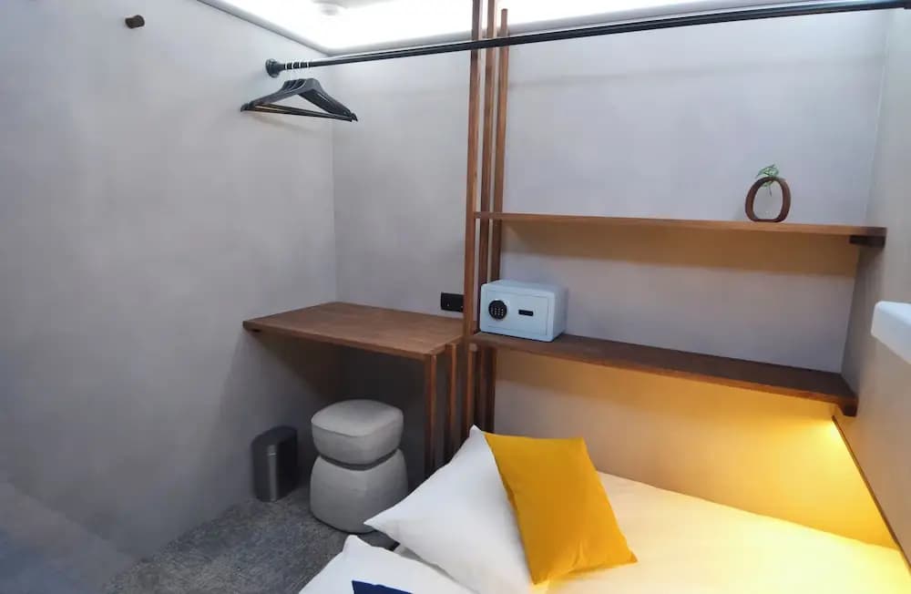 The Hyve Capsule hostel Amsterdam - photo 3