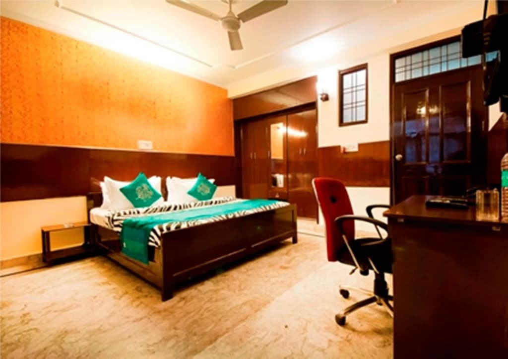 Airport Hotel Olive & Blue - photo 2