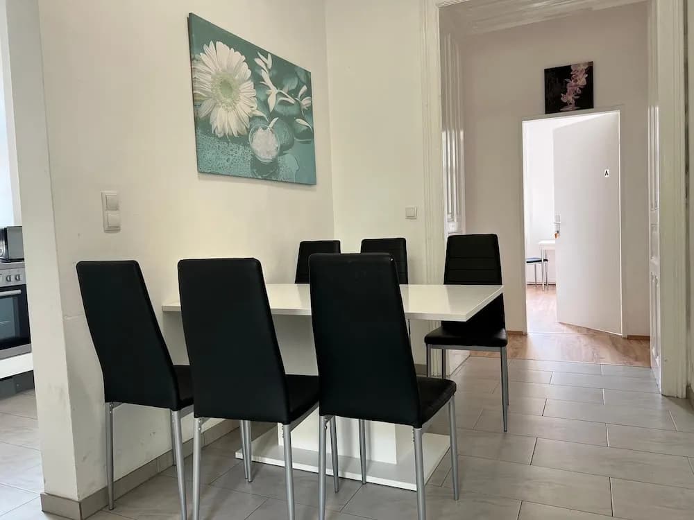 Welcoming 4BR shared Apt.-best location - photo 26