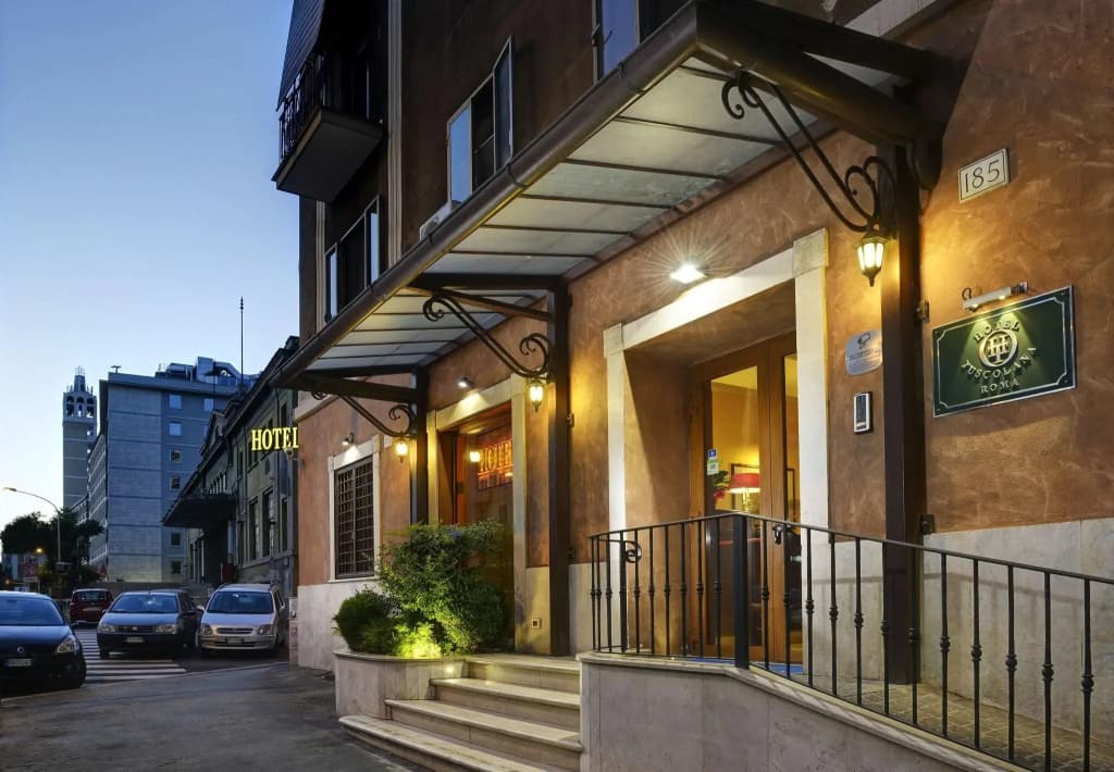 Hotel Tuscolana - photo 16
