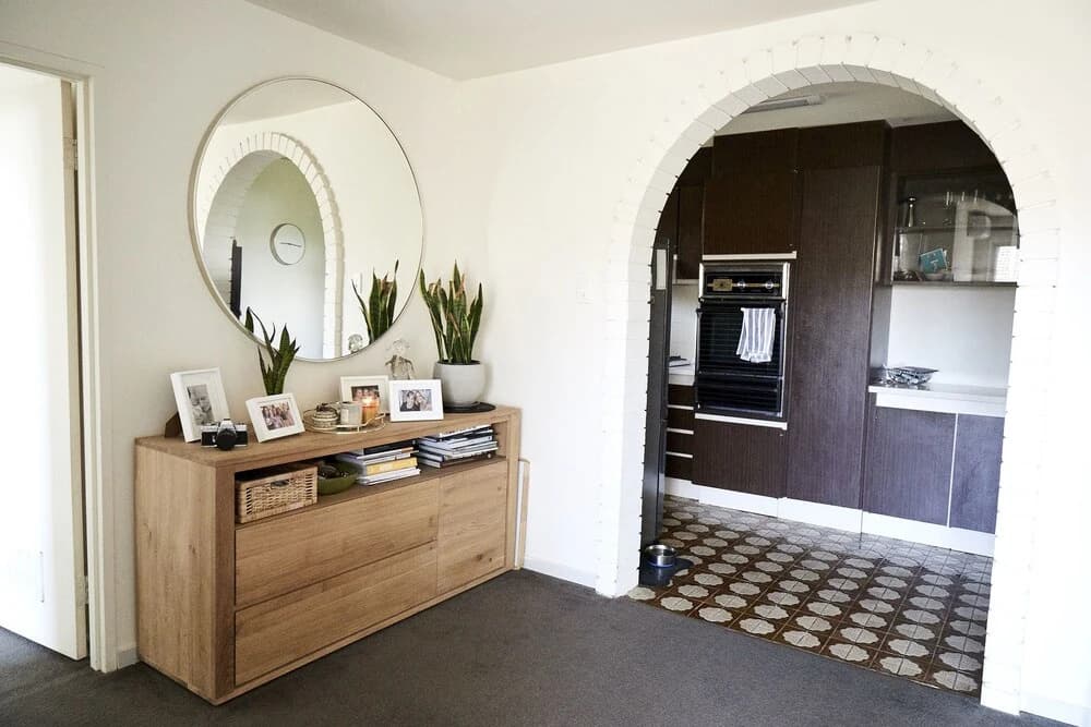 Retro Apart with Air Conditioning Perfect Location - main photo