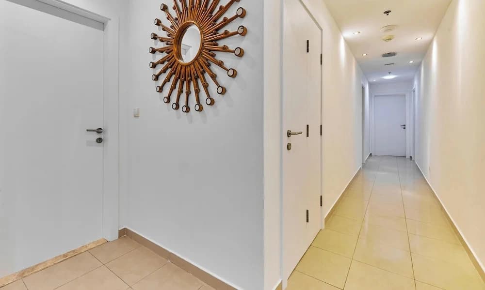 bnbme - Emirates Crown - 2BR & Maid Room - photo 11