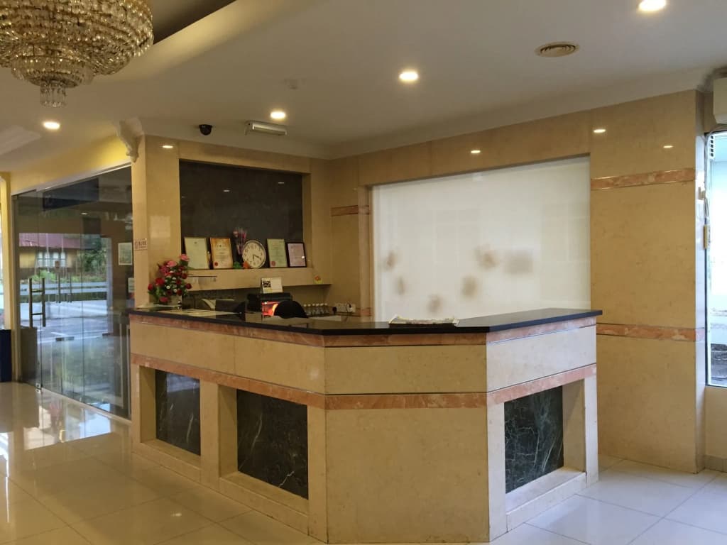 Raja Inn Hotel - photo 2