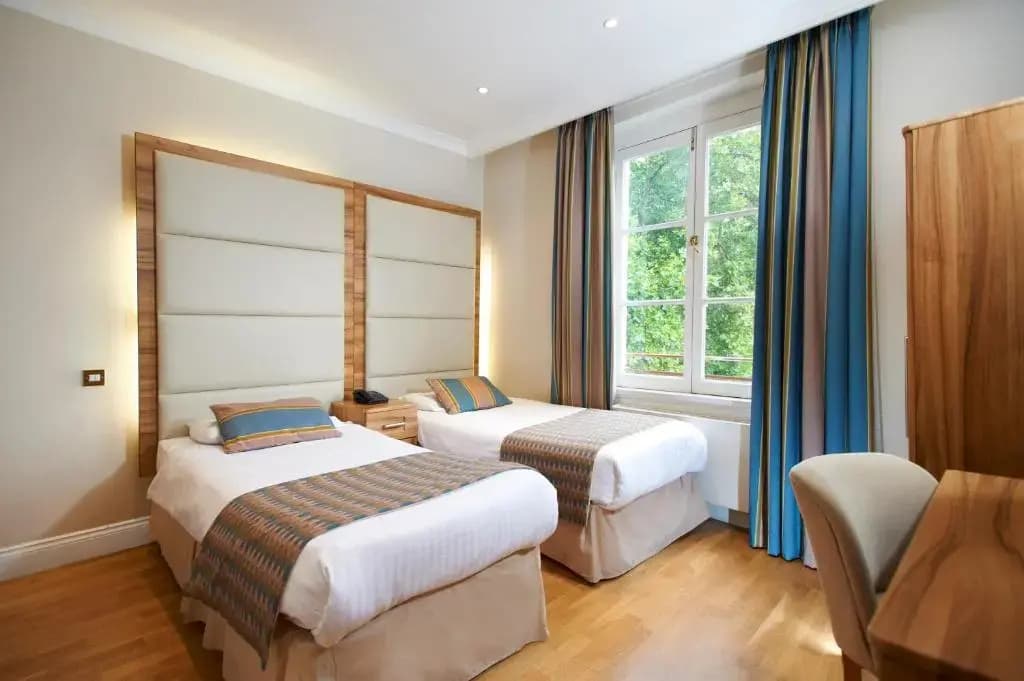 Royal Eagle Hotel - photo 5