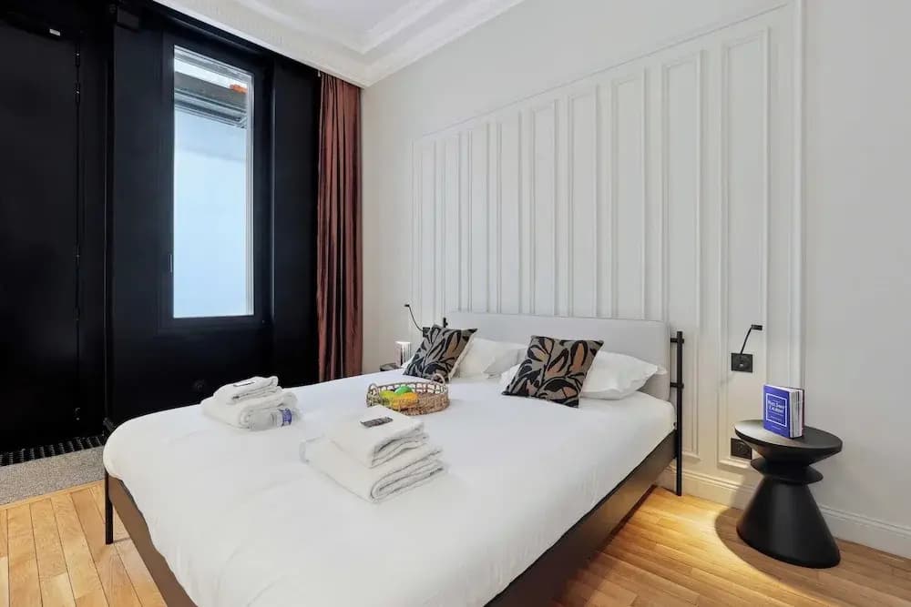 Modern Apartment - 2P - Parc Monceau - photo 1