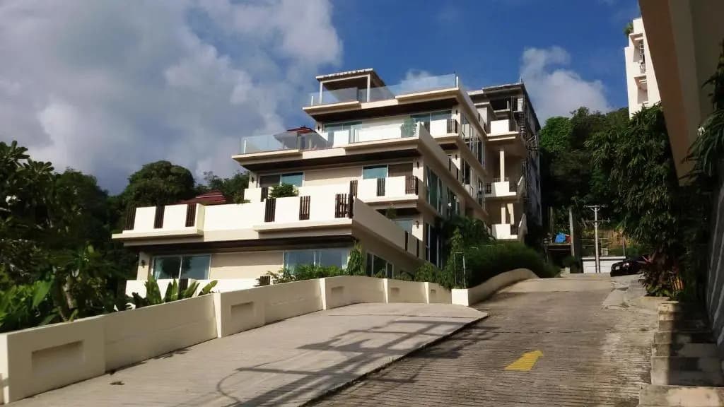 Karon Suite Apartment - photo 17