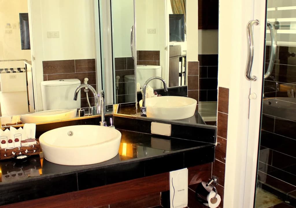 Al's Laemson Resort - photo 5