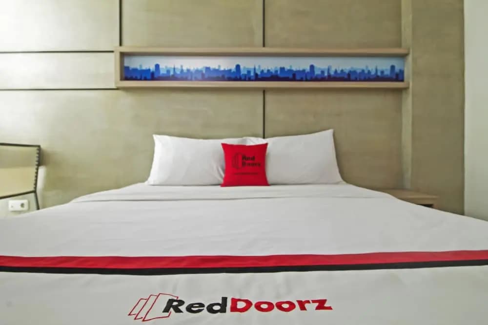 RedDoorz Plus @ Setiabudi Eight - photo 6