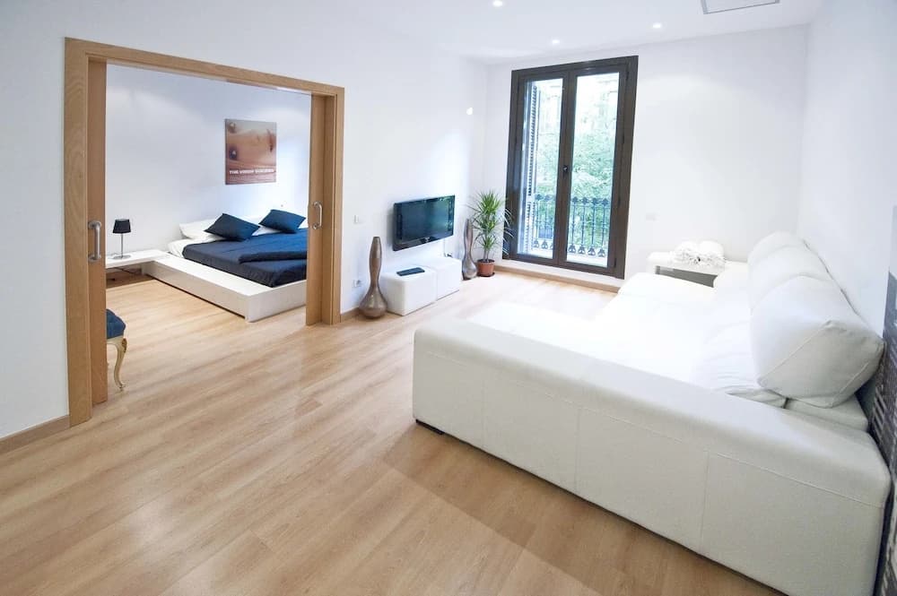 Roger de Lluria Design Aparments - main photo
