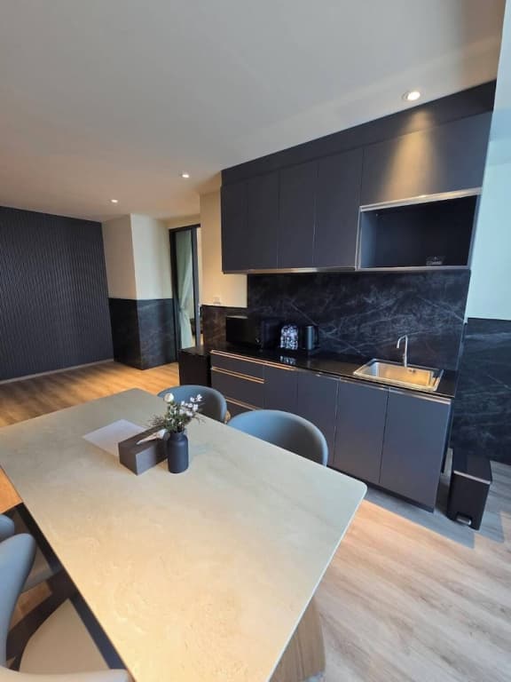The Clover Hotel - photo 20